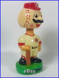 Vintage 1970-80's Ceramic Cincinnati Reds Bobblehead Nodder Green Base Baseball