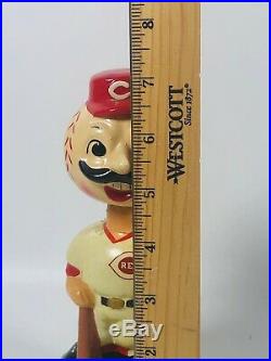 Vintage 1970-80's Ceramic Cincinnati Reds Bobblehead Nodder Green Base Baseball