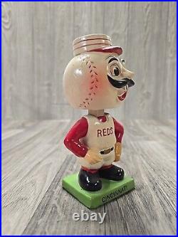 Vintage Cincinnati Reds Baseball Bobble Head Nodder Green Base 1960